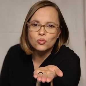 Meet your Posher, Daniela